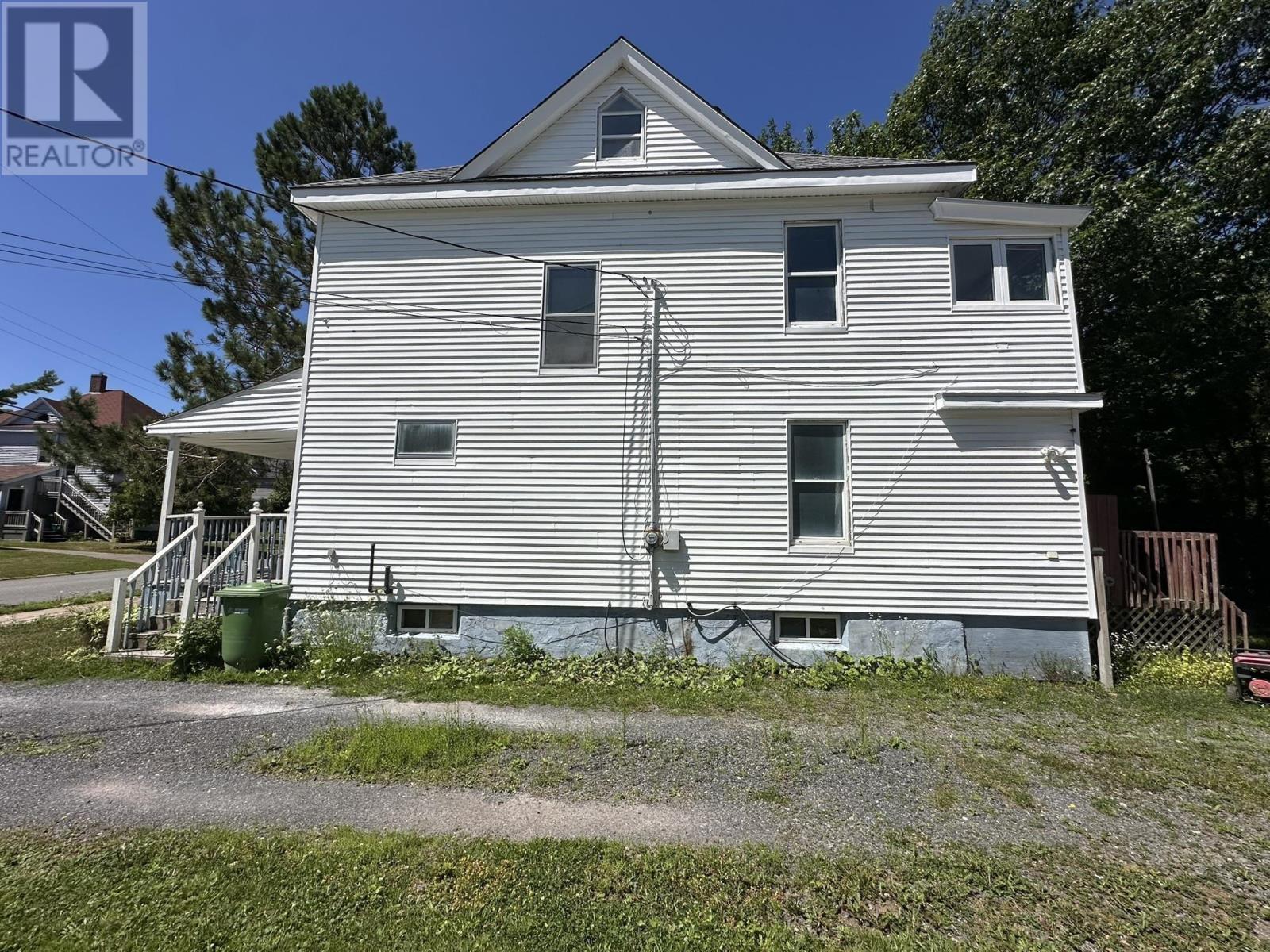 12 Fairview Avenue, Stellarton, Nova Scotia  B0K 1S0 - Photo 4 - 202520030