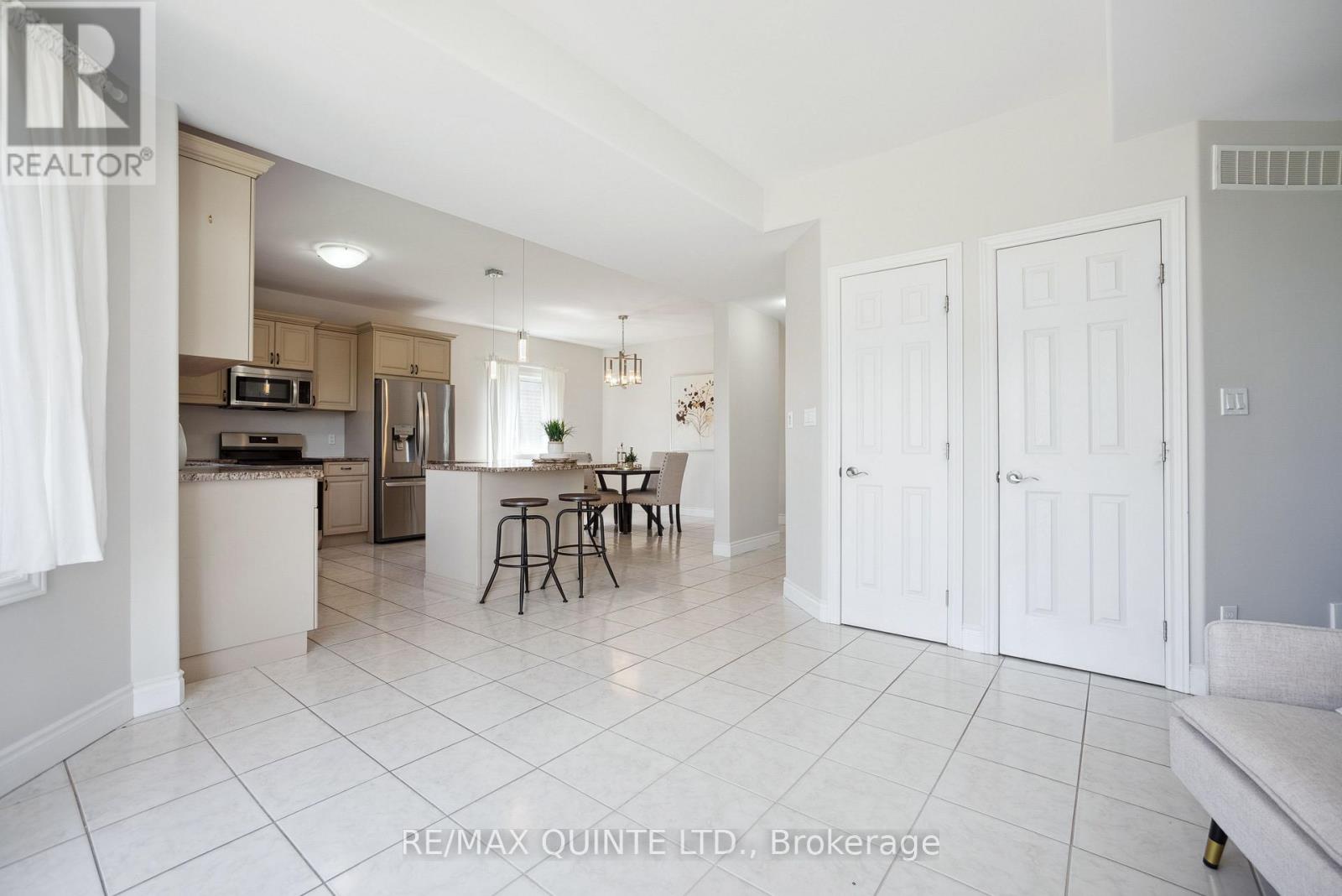 91 Hampton Ridge Drive E, Belleville, Ontario  K8N 0E6 - Photo 19 - X12436749