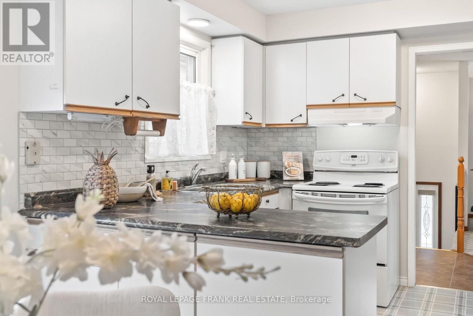 13 Mcfeeters Crescent, Clarington, Ontario  L1C 4G6 - Photo 11 - E12584282