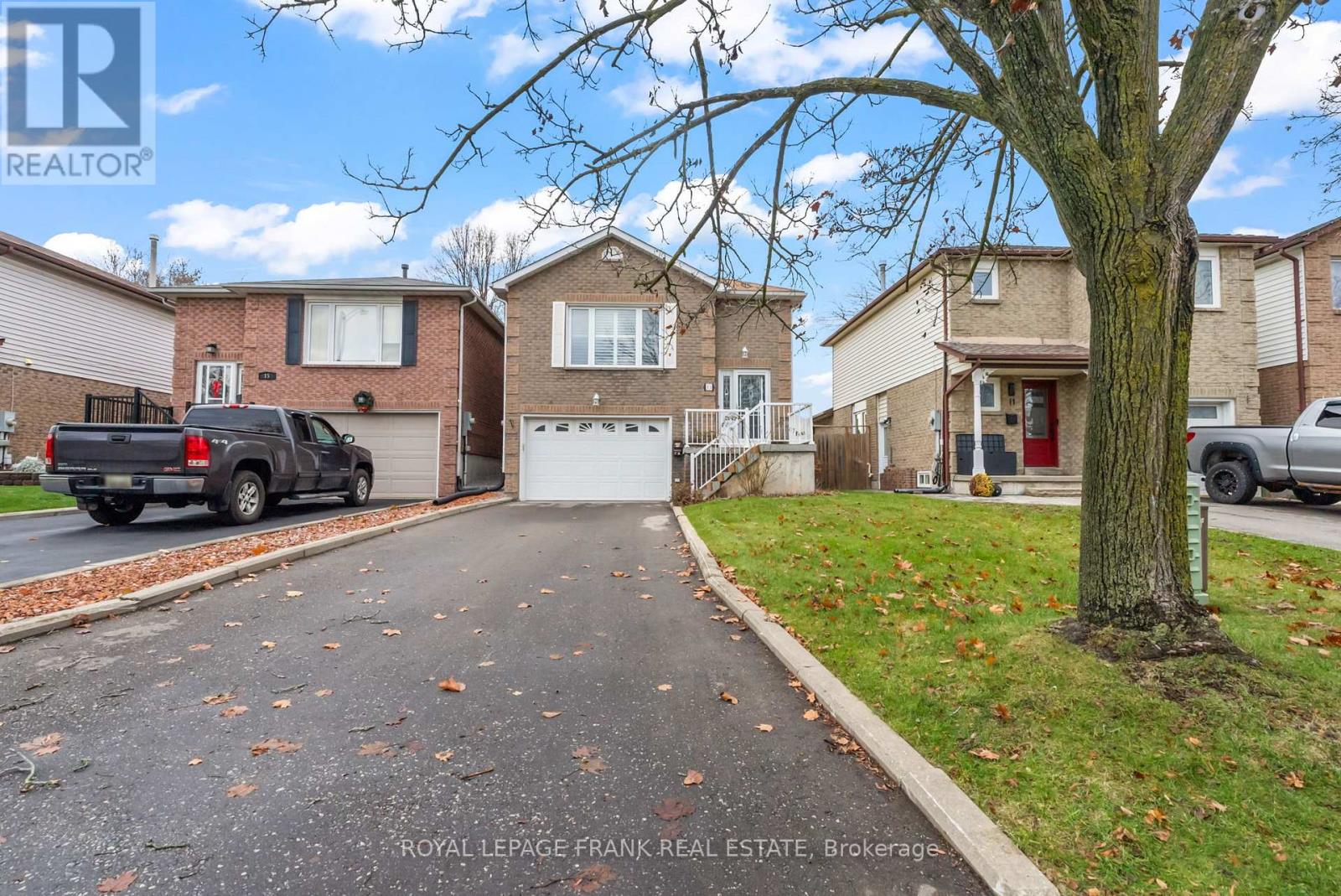 13 Mcfeeters Crescent, Clarington, Ontario  L1C 4G6 - Photo 2 - E12584282