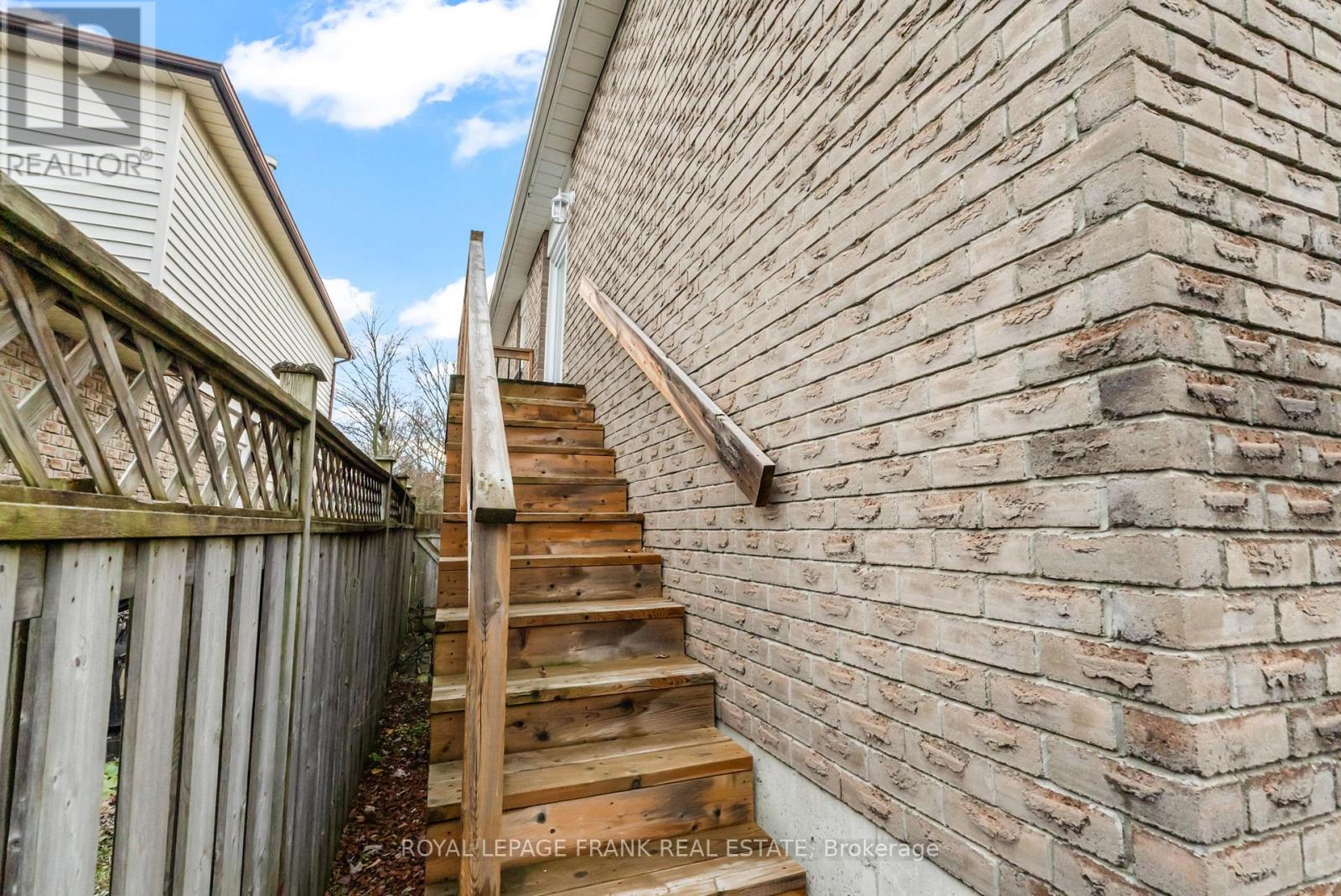 13 Mcfeeters Crescent, Clarington, Ontario  L1C 4G6 - Photo 37 - E12584282