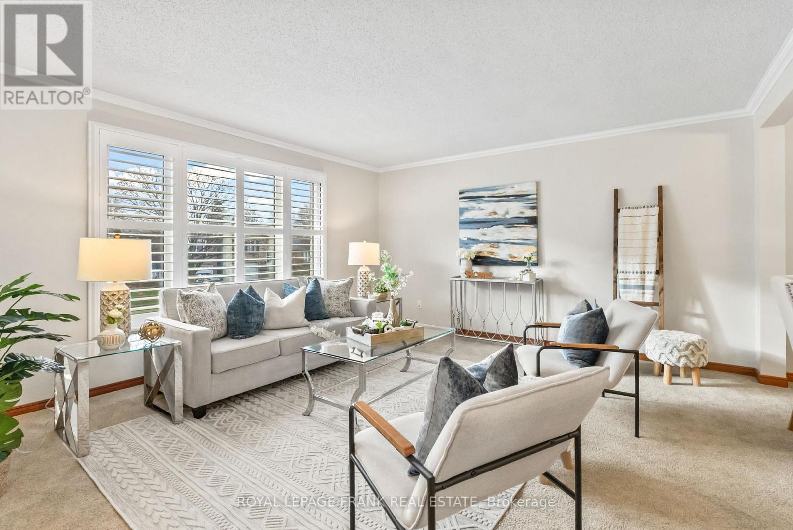 13 Mcfeeters Crescent, Clarington, Ontario  L1C 4G6 - Photo 4 - E12584282