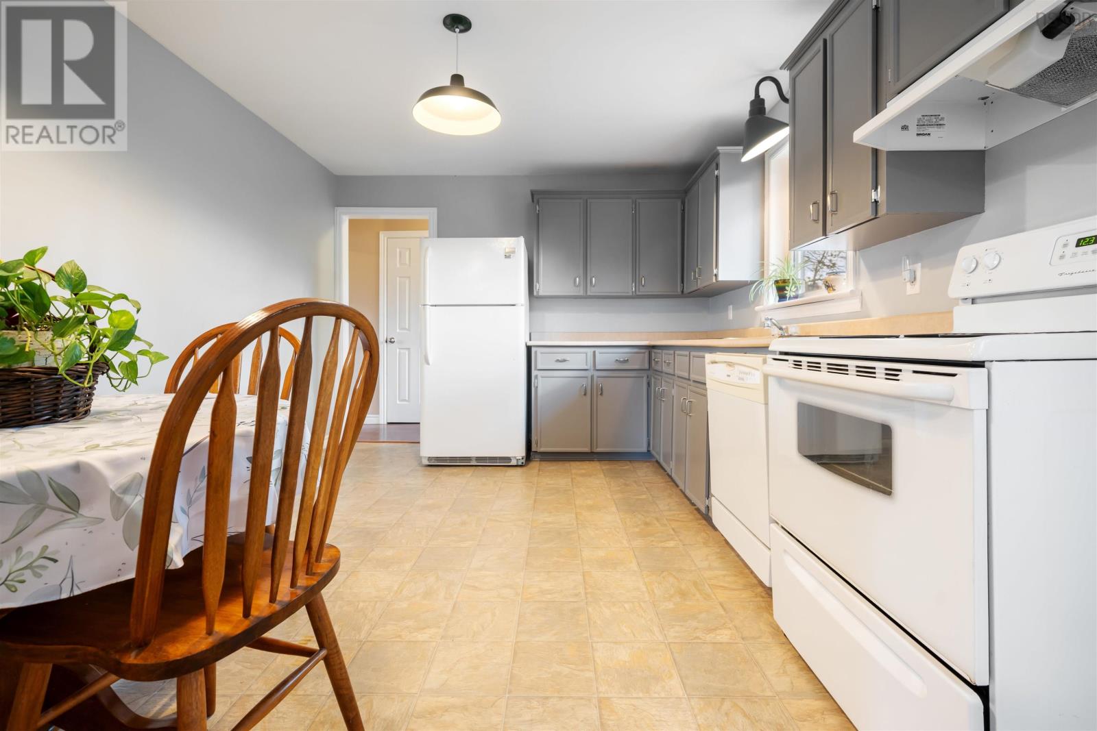 21 Beech Street, Trenton, Nova Scotia  B0K 1X0 - Photo 10 - 202528457