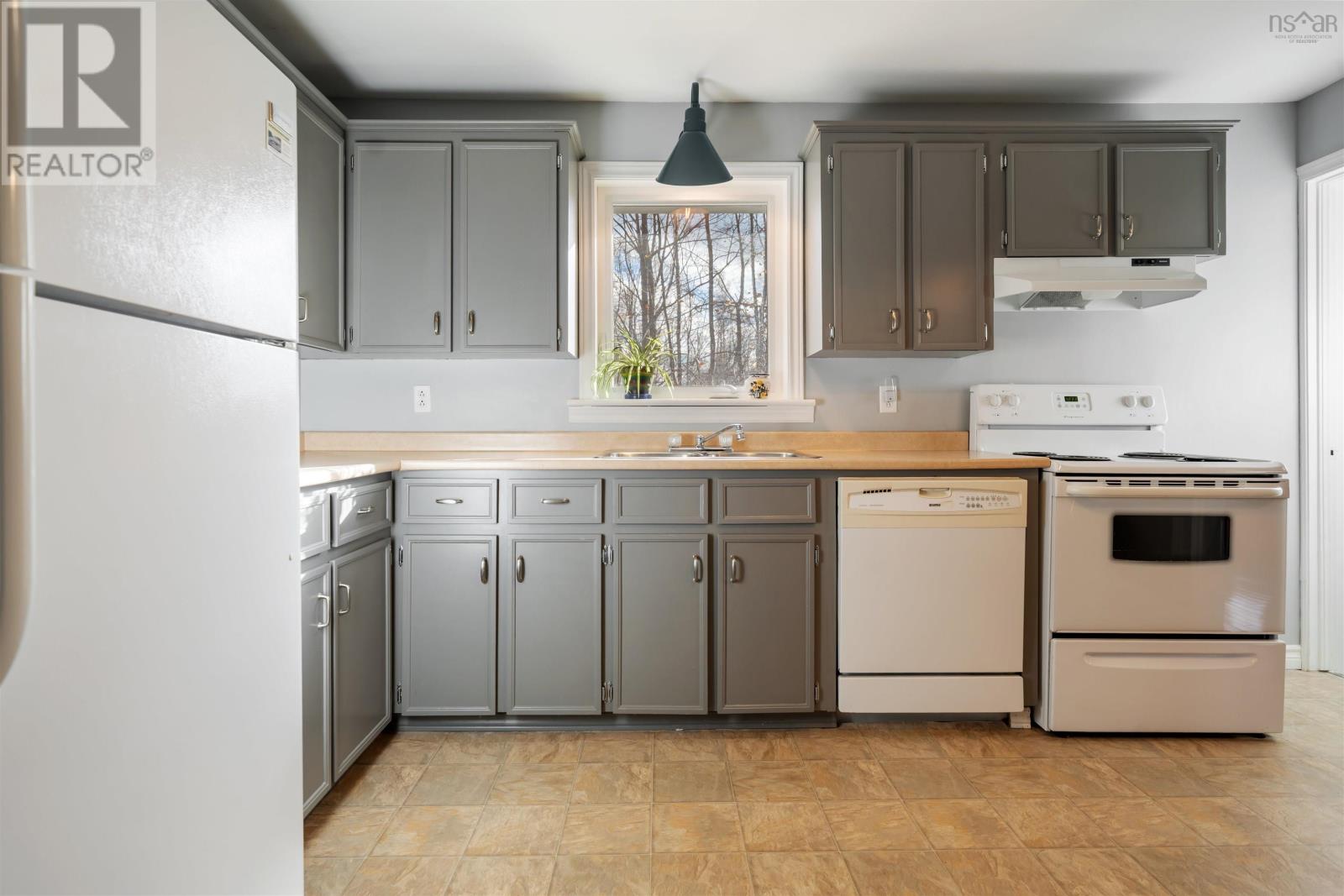 21 Beech Street, Trenton, Nova Scotia  B0K 1X0 - Photo 11 - 202528457