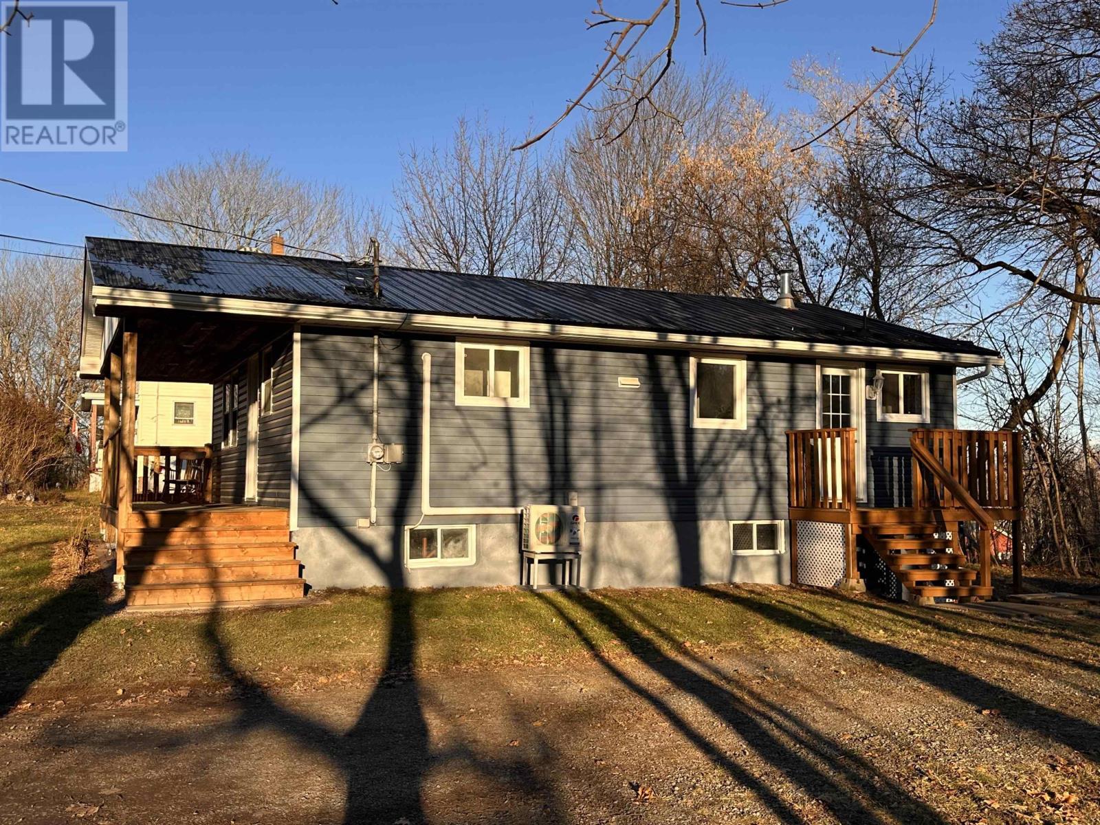 21 Beech Street, Trenton, Nova Scotia  B0K 1X0 - Photo 2 - 202528457