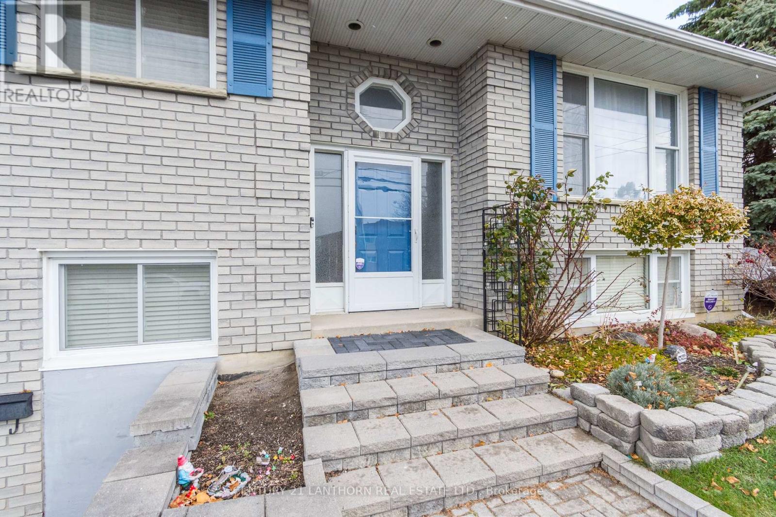 94 North Murray Street, Quinte West, Ontario  K8V 2E7 - Photo 2 - X12584266