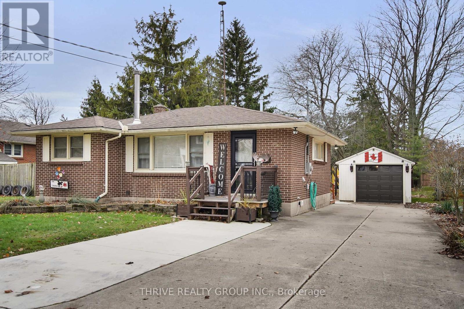 136 Victoria Street, Southwest Middlesex, Ontario  N0L 1M0 - Photo 1 - X12584246