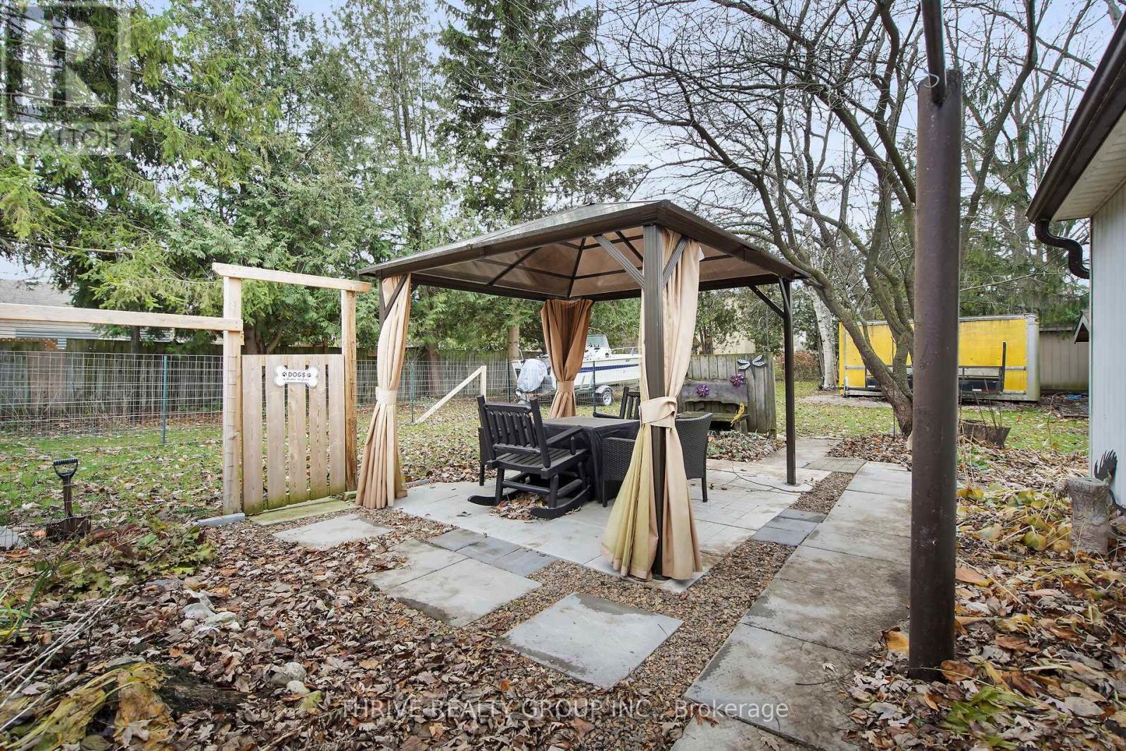 136 Victoria Street, Southwest Middlesex, Ontario  N0L 1M0 - Photo 30 - X12584246