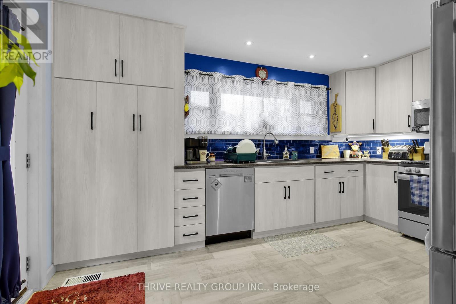 136 Victoria Street, Southwest Middlesex, Ontario  N0L 1M0 - Photo 7 - X12584246