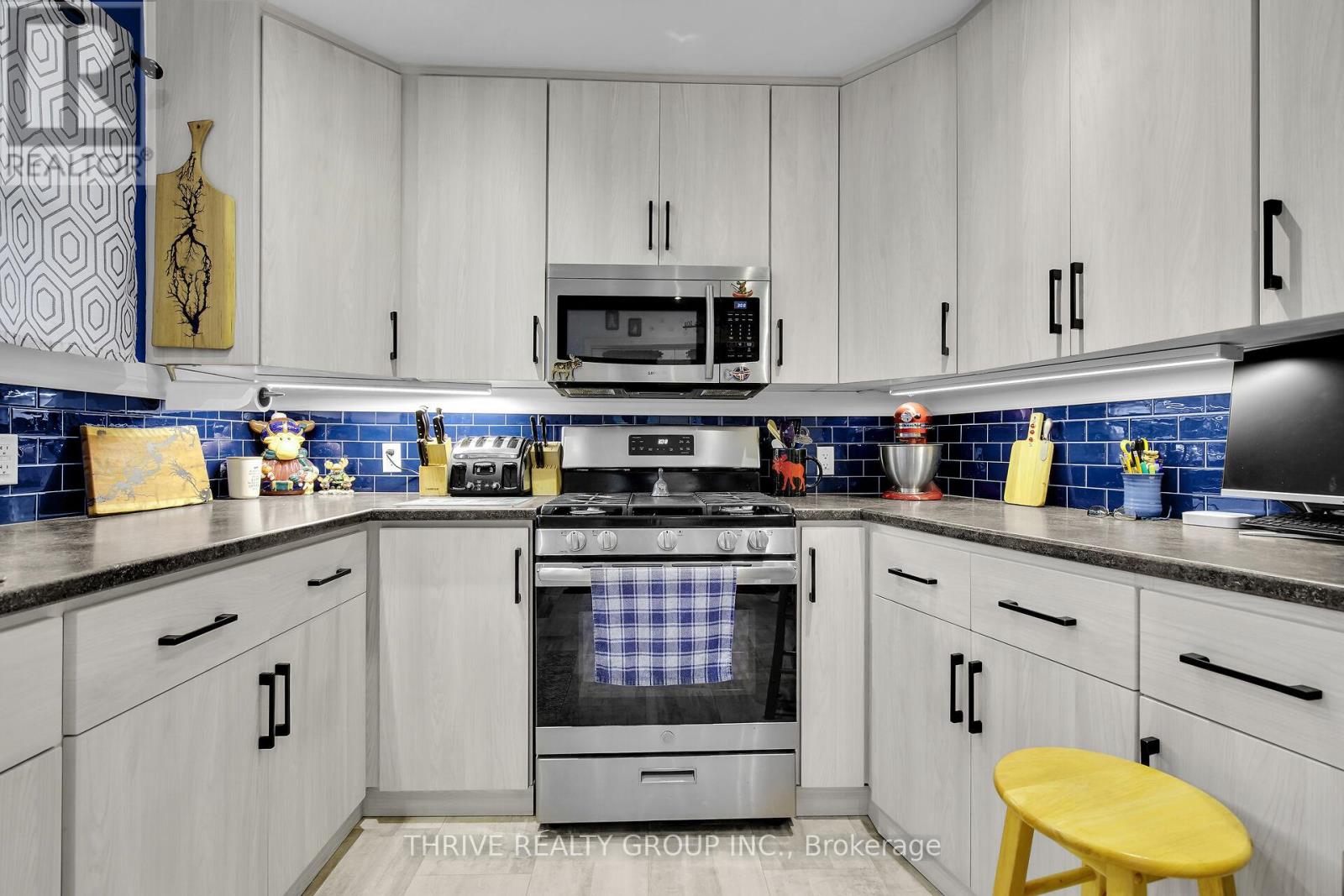 136 Victoria Street, Southwest Middlesex, Ontario  N0L 1M0 - Photo 9 - X12584246