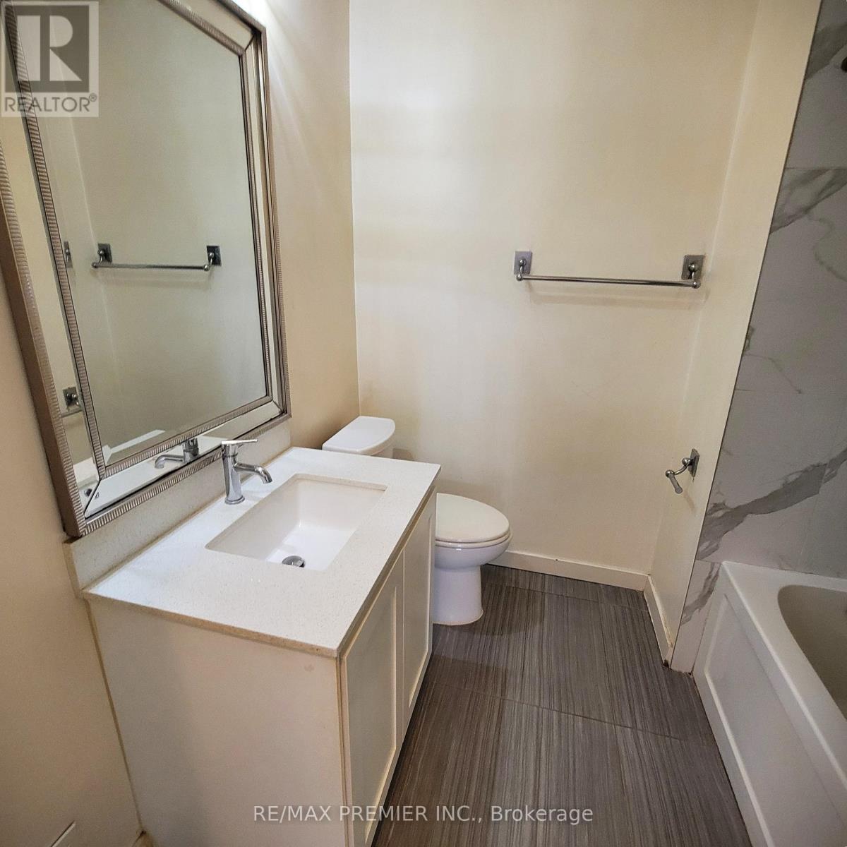 20 Heavitree Drive, Toronto, Ontario  M3L 1K6 - Photo 11 - W12583738