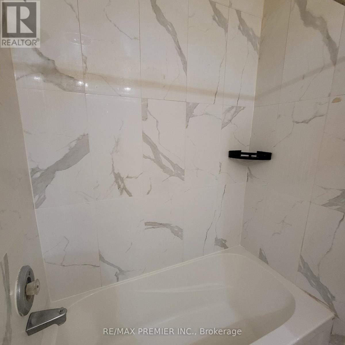 20 Heavitree Drive, Toronto, Ontario  M3L 1K6 - Photo 12 - W12583738