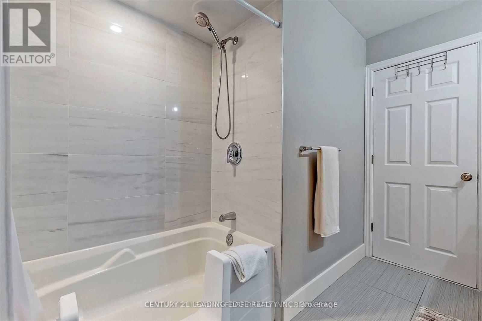 69 Fred Bland Crescent, Toronto, Ontario  M1J 3L7 - Photo 15 - E12584270