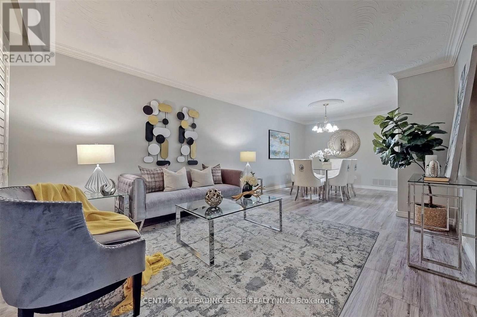 69 Fred Bland Crescent, Toronto, Ontario  M1J 3L7 - Photo 5 - E12584270