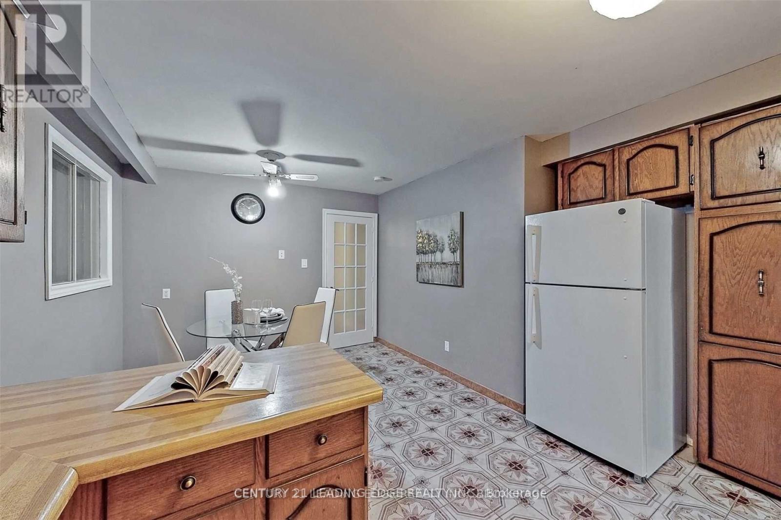 69 Fred Bland Crescent, Toronto, Ontario  M1J 3L7 - Photo 7 - E12584270