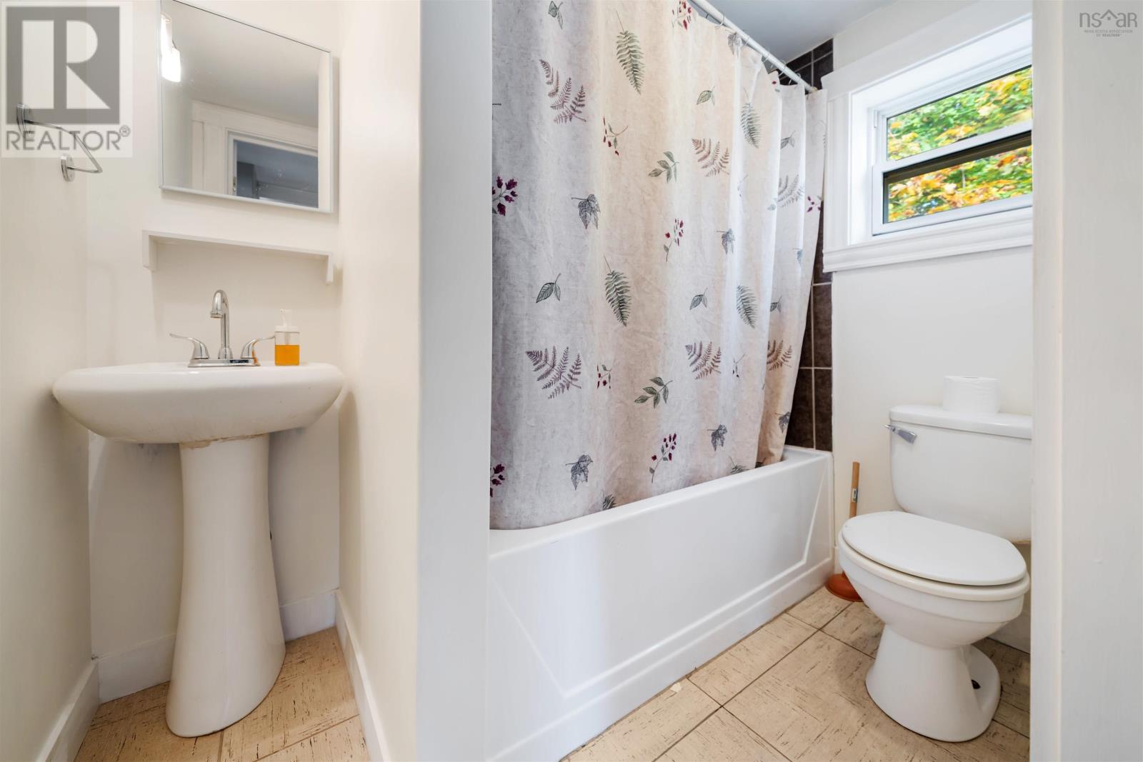 208 Pleasant Street, Truro, Nova Scotia  B2N 3S8 - Photo 33 - 202526671