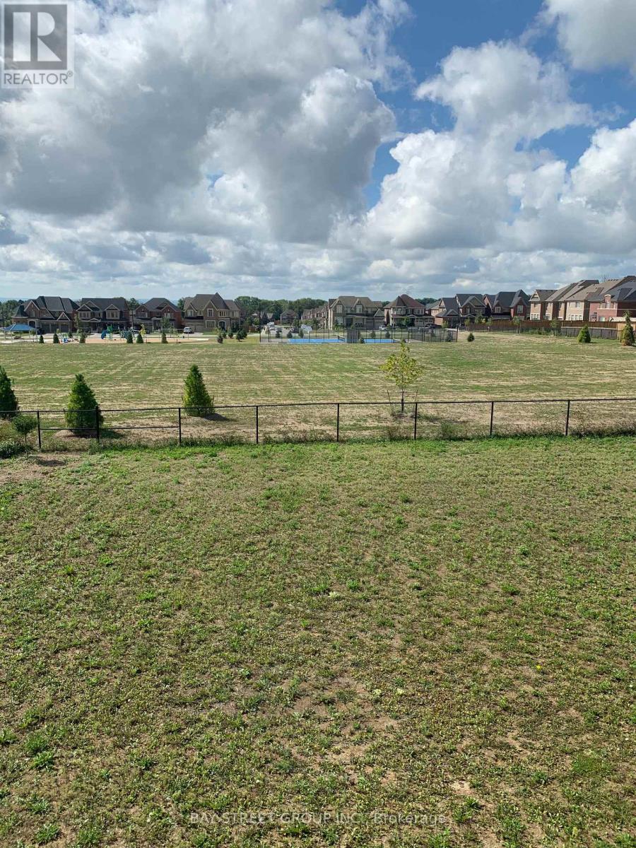 97 Redmond Crescent, Springwater, Ontario  L9X 1Z8 - Photo 11 - S12584248