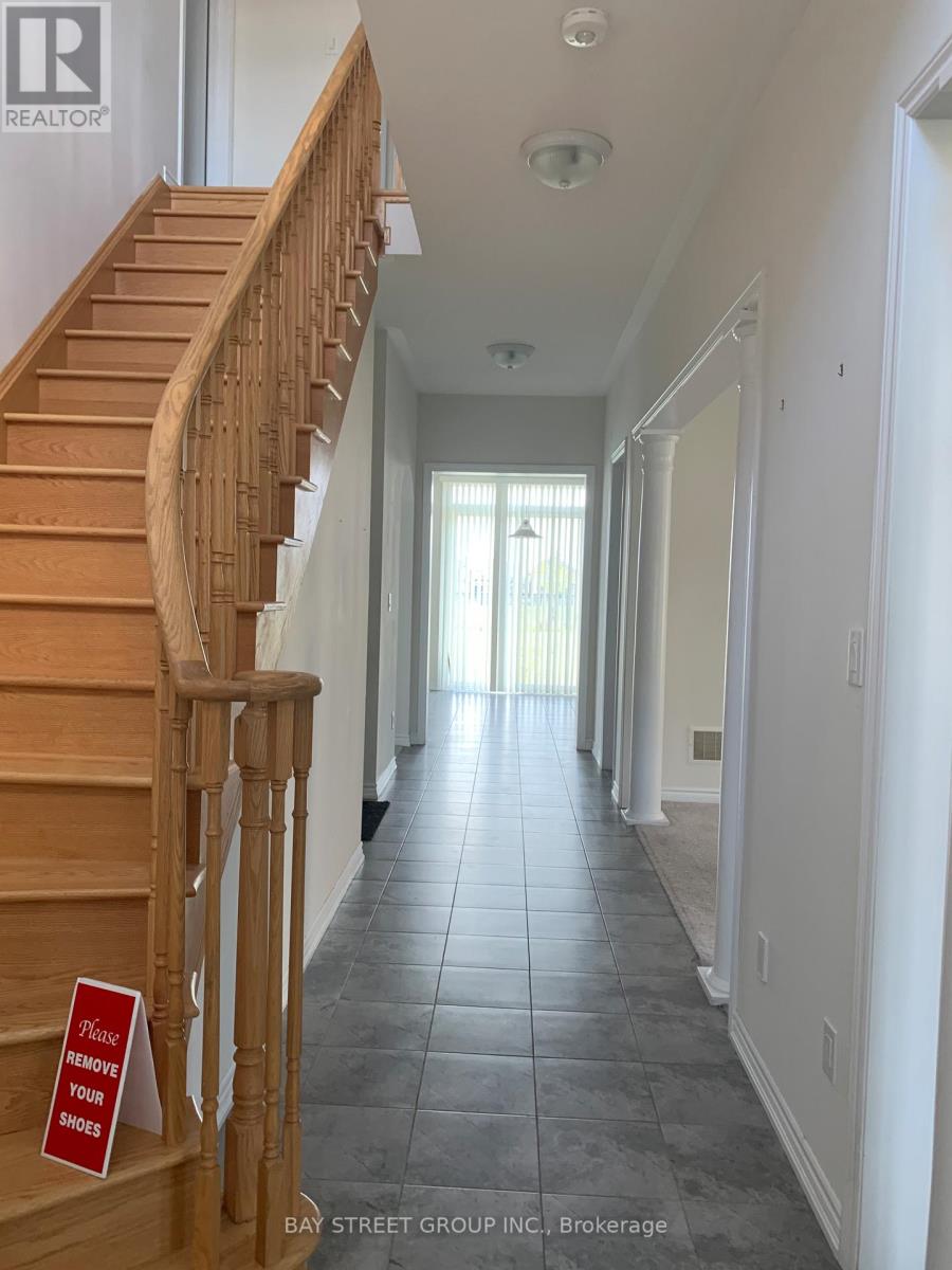 97 Redmond Crescent, Springwater, Ontario  L9X 1Z8 - Photo 2 - S12584248