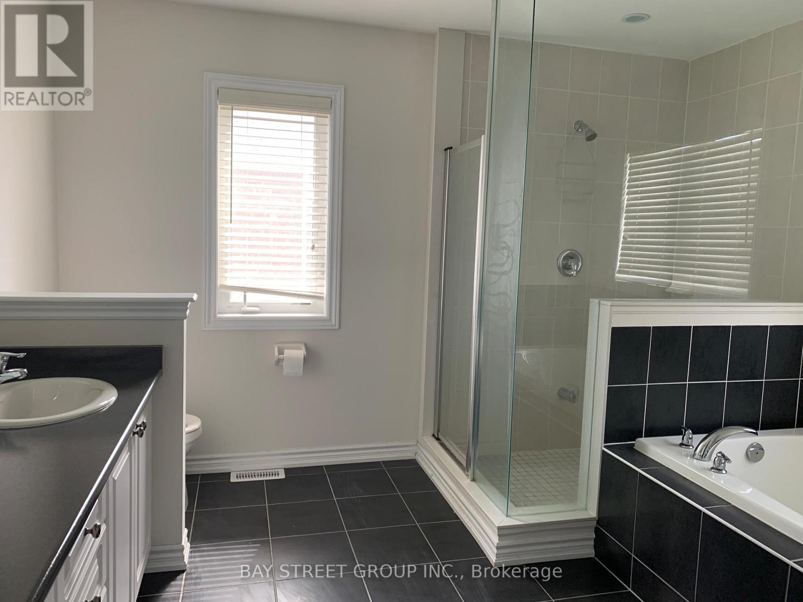 97 Redmond Crescent, Springwater, Ontario  L9X 1Z8 - Photo 7 - S12584248