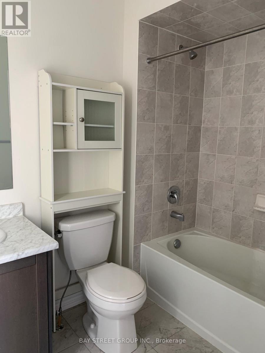 97 Redmond Crescent, Springwater, Ontario  L9X 1Z8 - Photo 9 - S12584248