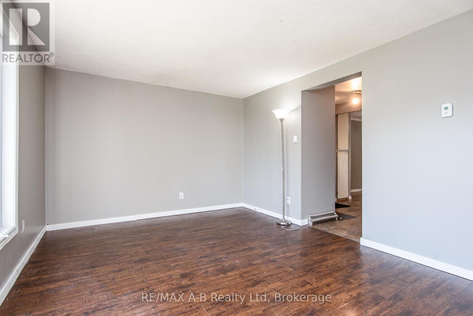 568 Devon Street, Stratford, Ontario  N4Z 1A9 - Photo 14 - X12486706