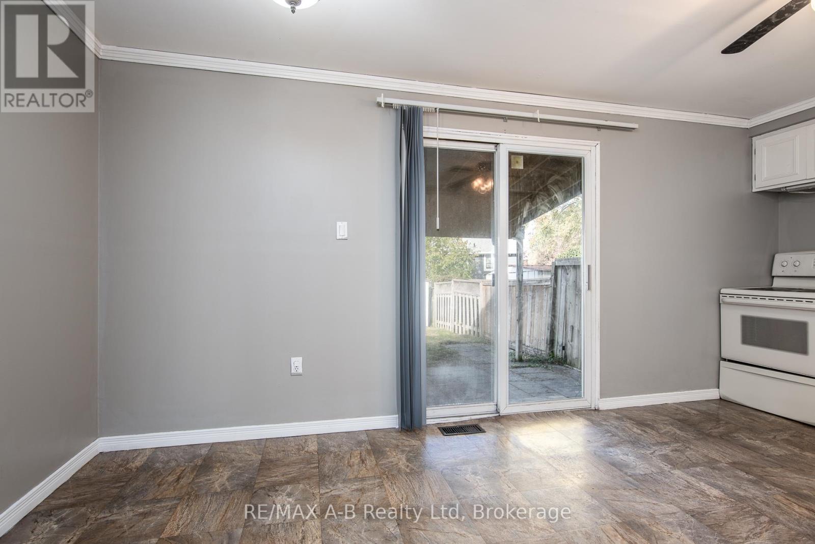 568 Devon Street, Stratford, Ontario  N4Z 1A9 - Photo 16 - X12486706