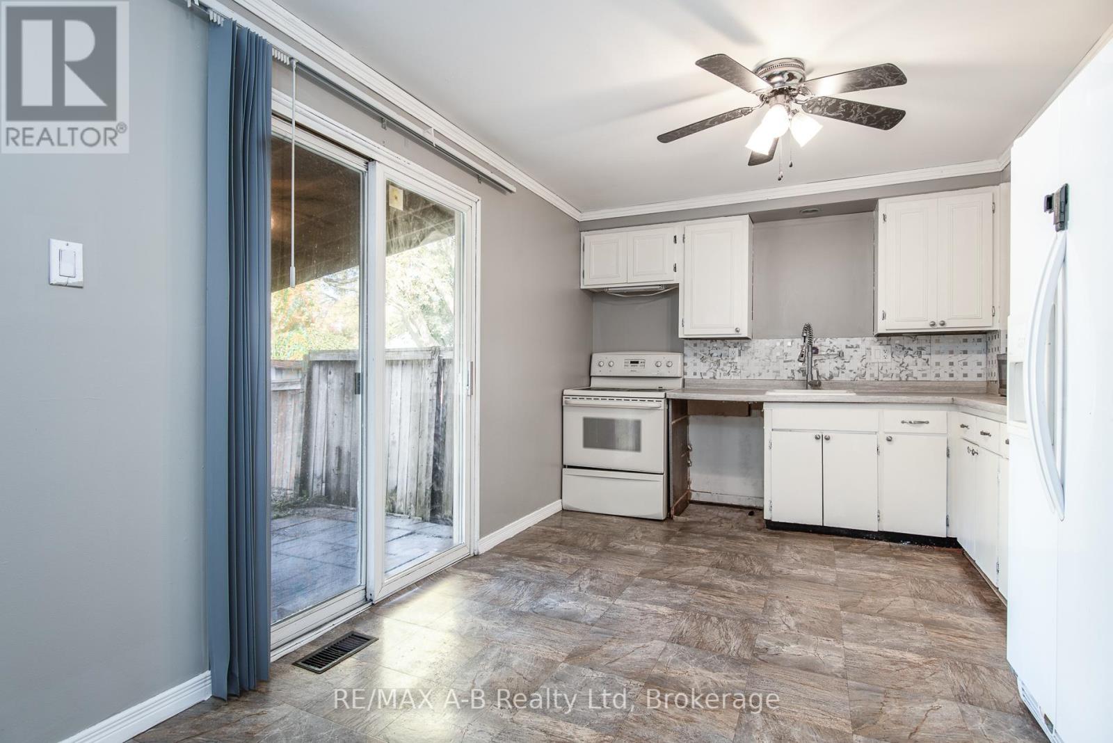 568 Devon Street, Stratford, Ontario  N4Z 1A9 - Photo 17 - X12486706