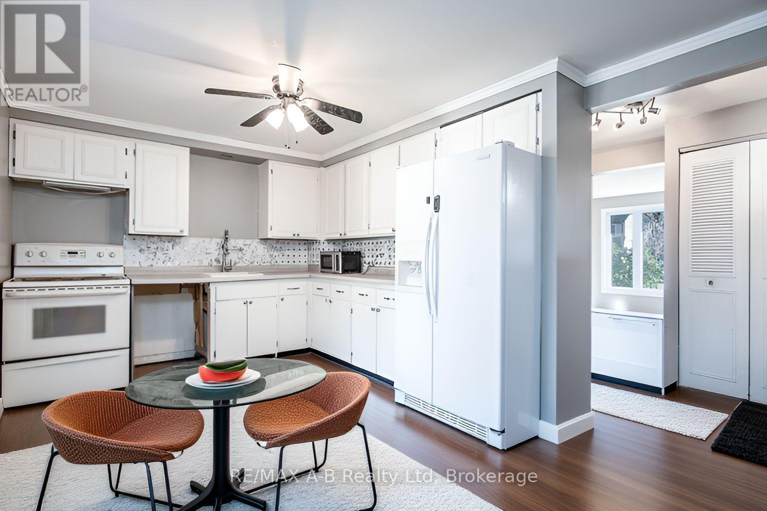 568 Devon Street, Stratford, Ontario  N4Z 1A9 - Photo 5 - X12486706