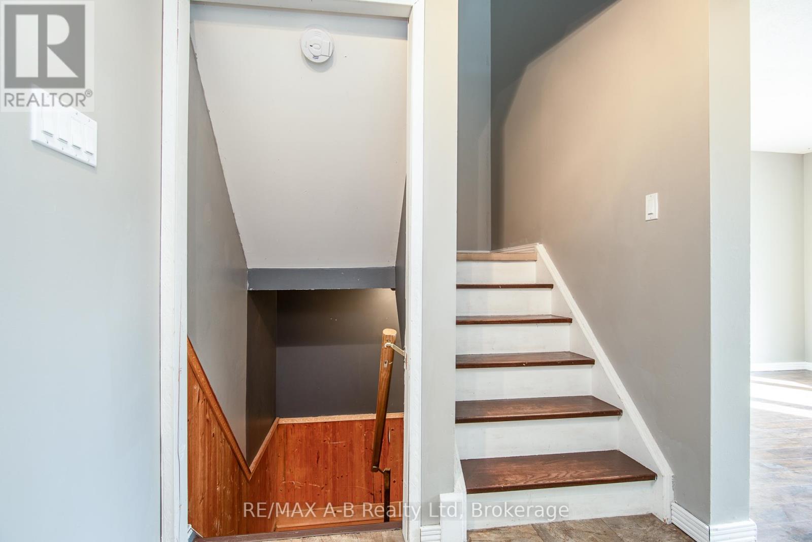 568 Devon Street, Stratford, Ontario  N4Z 1A9 - Photo 7 - X12486706