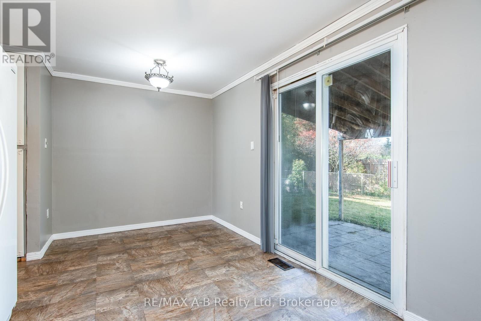 568 Devon Street, Stratford, Ontario  N4Z 1A9 - Photo 22 - X12486706