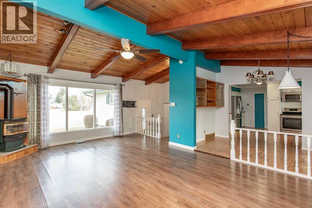 24 Mckee Close, Red Deer, Alberta  T4N 0L9 - Photo 6 - A2266768