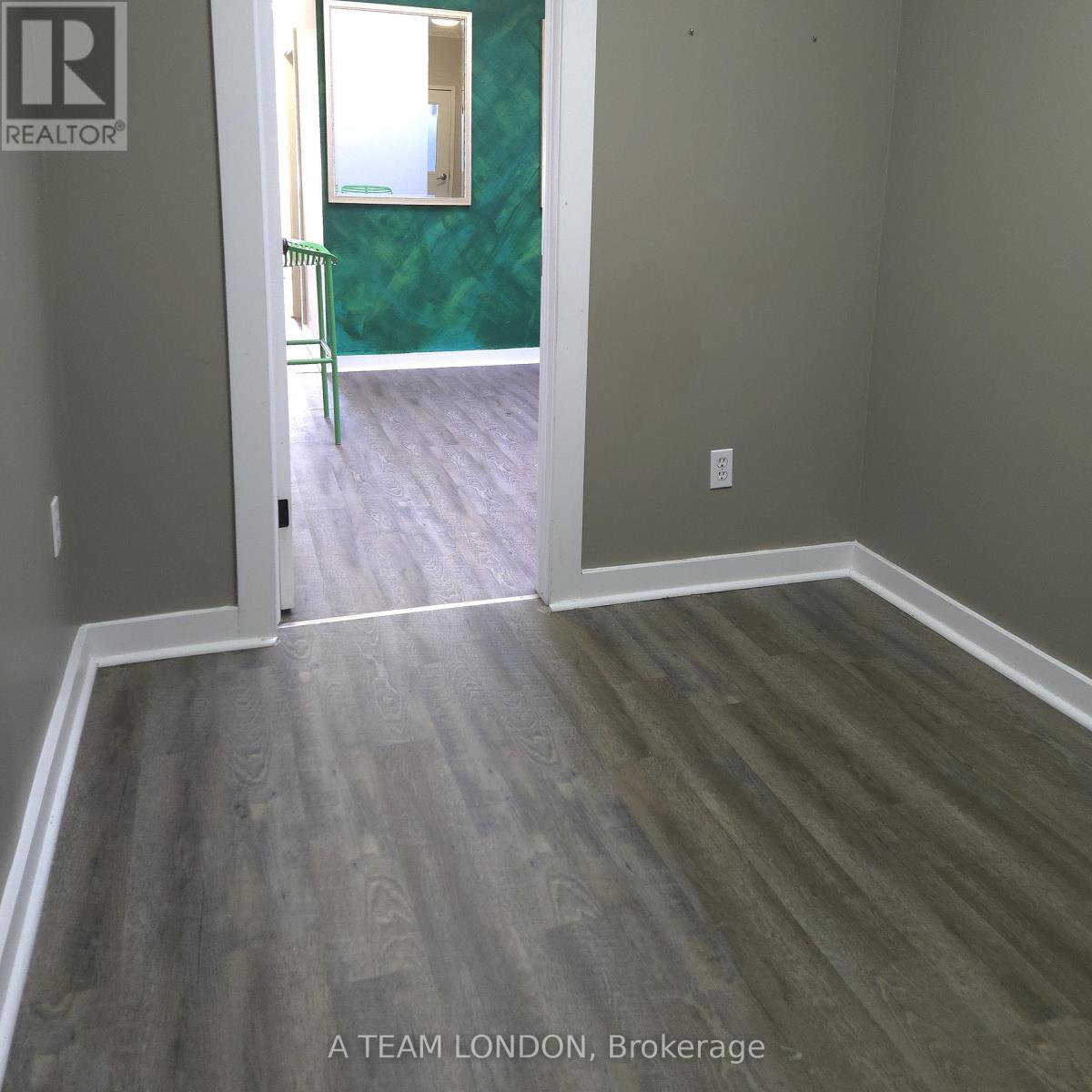 286 Dundas Street, London East, Ontario  N6B 1T6 - Photo 12 - X12584294