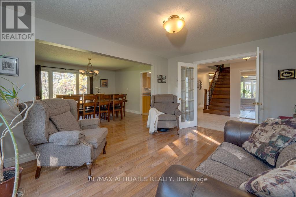 7089 Bush Drive, Ottawa, Ontario  K4P 1M8 - Photo 5 - X12493778