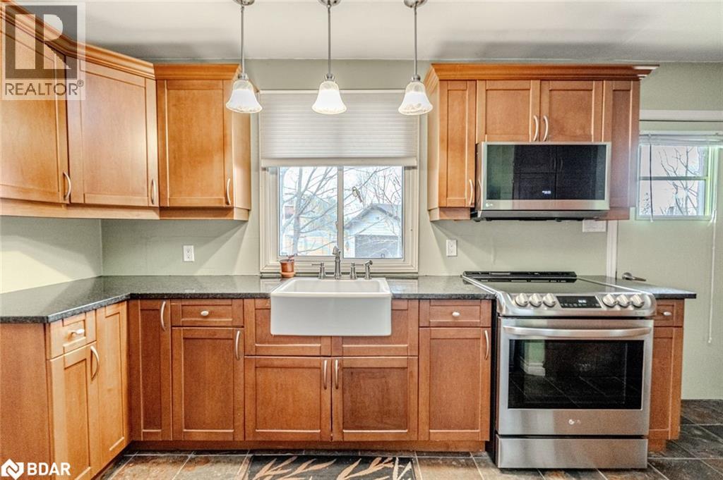 2016 Kate Avenue, Innisfil, Ontario  L9S 1Y2 - Photo 4 - 40786375