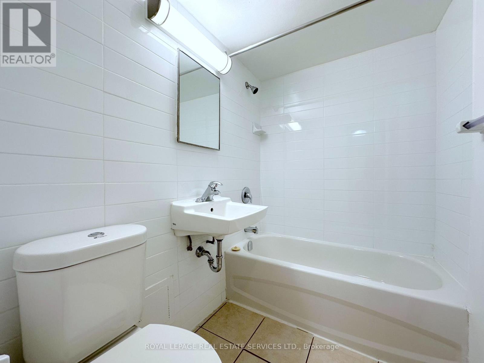 1509 - 135 Rose Avenue, Toronto, Ontario  M4X 1P1 - Photo 9 - C12584308