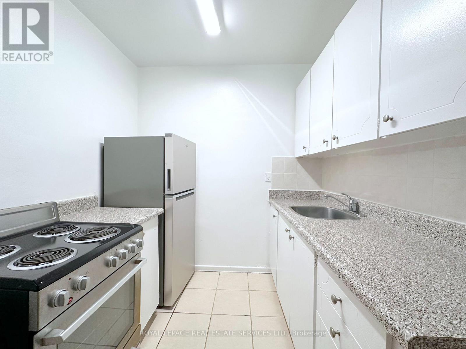 716 - 135 Rose Avenue, Toronto, Ontario  M4X 1P1 - Photo 3 - C12584310