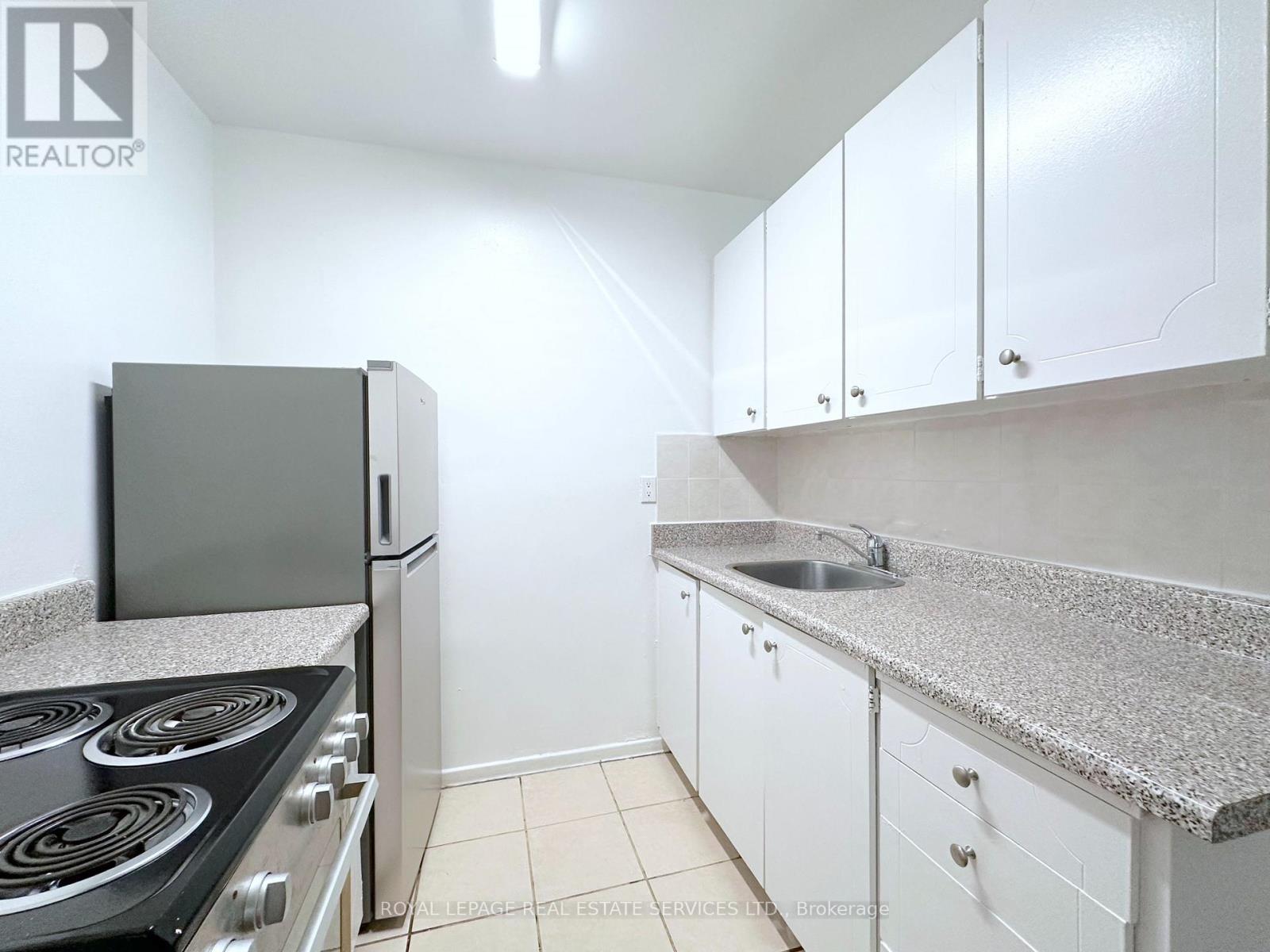 716 - 135 Rose Avenue, Toronto, Ontario  M4X 1P1 - Photo 4 - C12584310