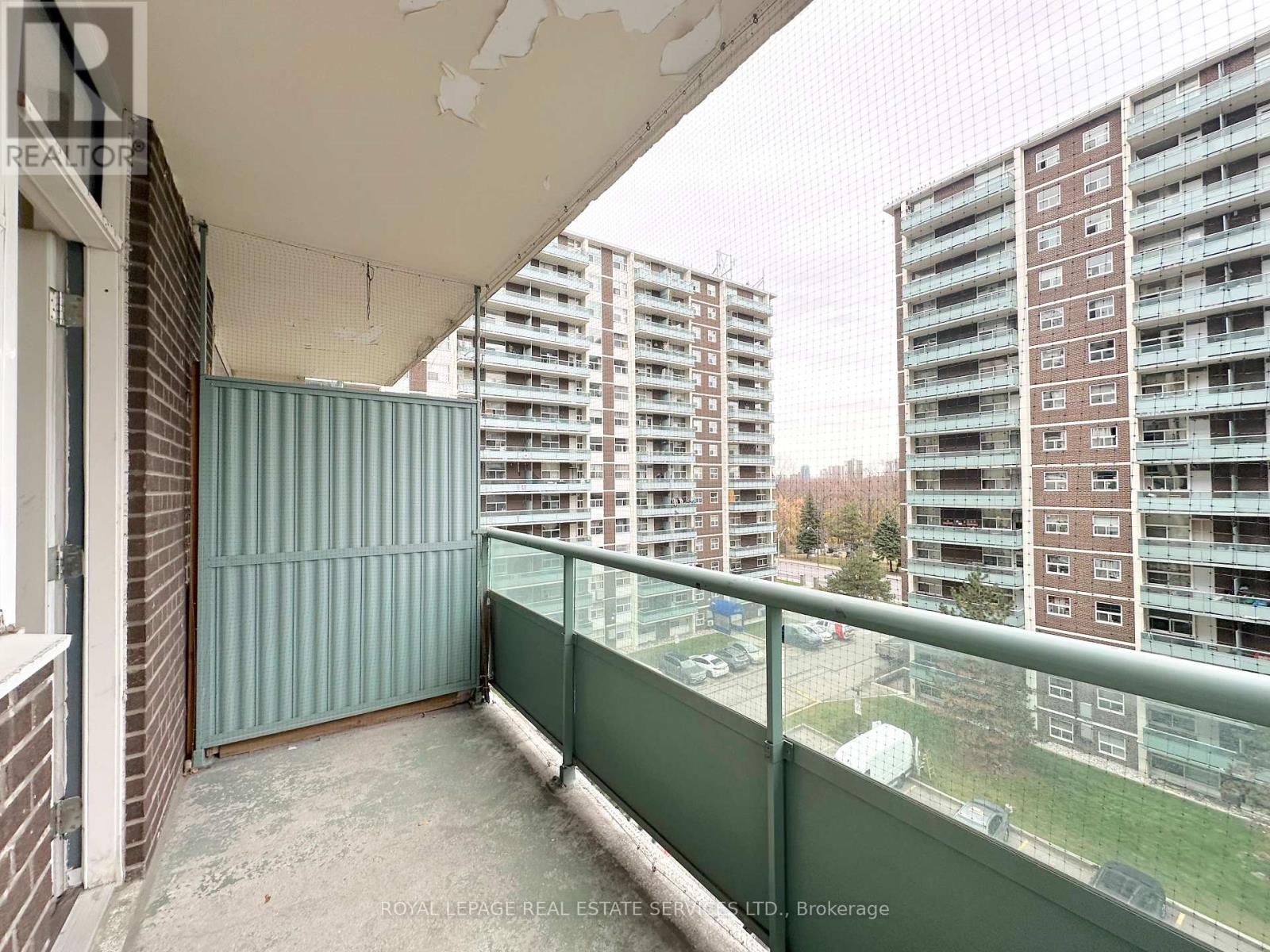 716 - 135 Rose Avenue, Toronto, Ontario  M4X 1P1 - Photo 8 - C12584310