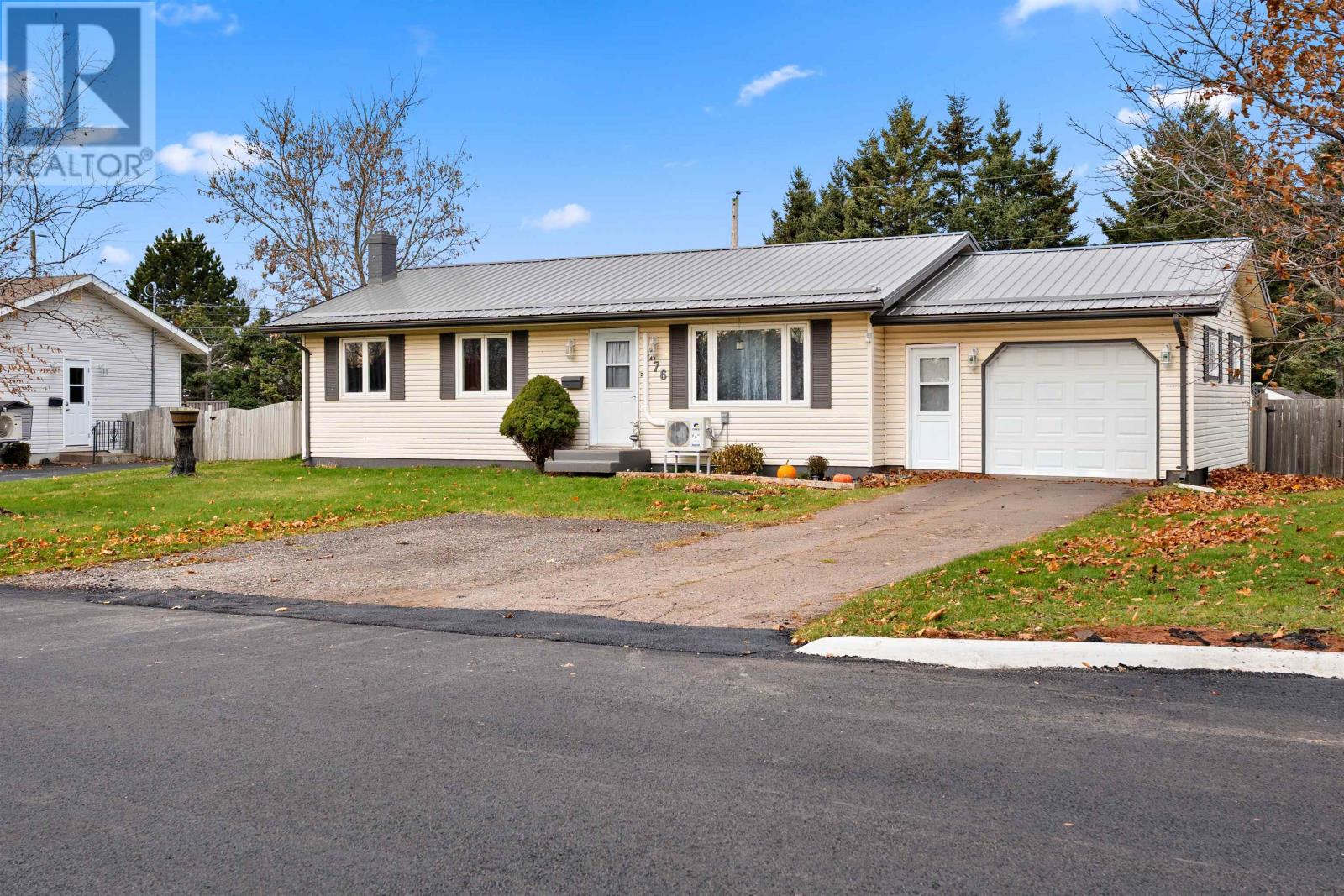 276 Westridge Crescent, East Royalty, Prince Edward Island  C1A 8Z1 - Photo 4 - 202528703