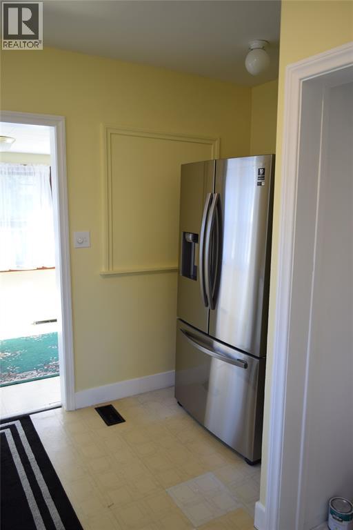 1024 Brenchley Street, Sarnia, Ontario N7S 1R4 - Photo 5 - 25023072