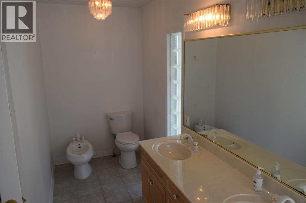 1024 Brenchley Street, Sarnia, Ontario N7S 1R4 - Photo 12 - 25023072