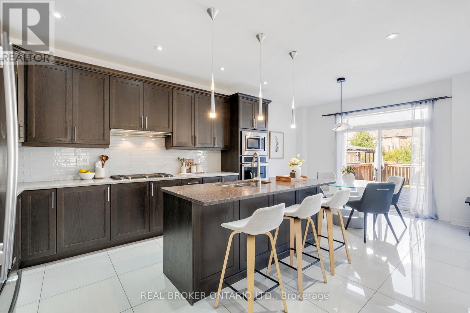 4 Mugford Crescent, Brampton, Ontario L6Y 6A7 - Photo 16 - W12454619