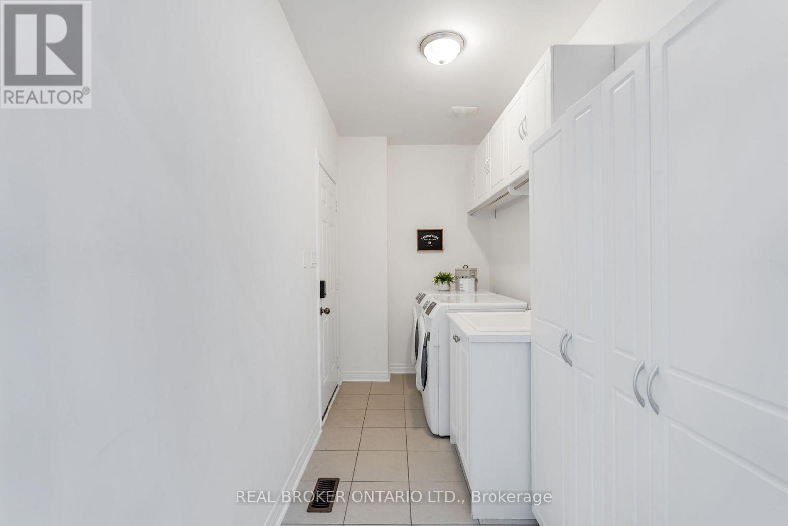 4 Mugford Crescent, Brampton, Ontario L6Y 6A7 - Photo 20 - W12454619