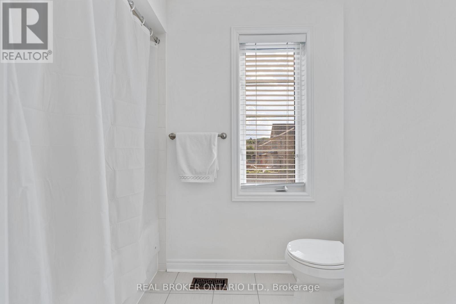 4 Mugford Crescent, Brampton, Ontario L6Y 6A7 - Photo 26 - W12454619