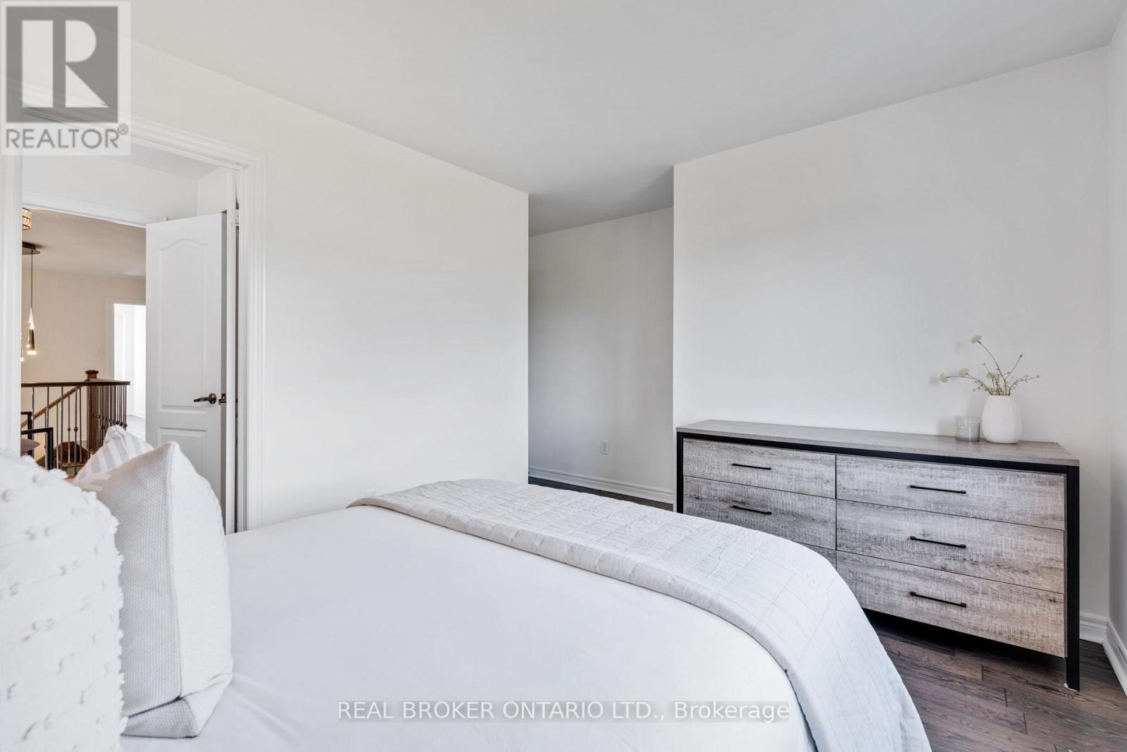 4 Mugford Crescent, Brampton, Ontario L6Y 6A7 - Photo 33 - W12454619