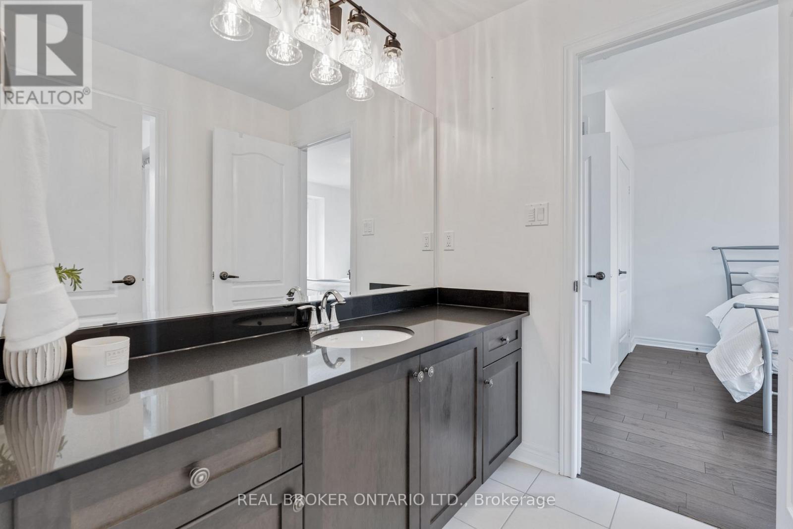 4 Mugford Crescent, Brampton, Ontario L6Y 6A7 - Photo 25 - W12454619