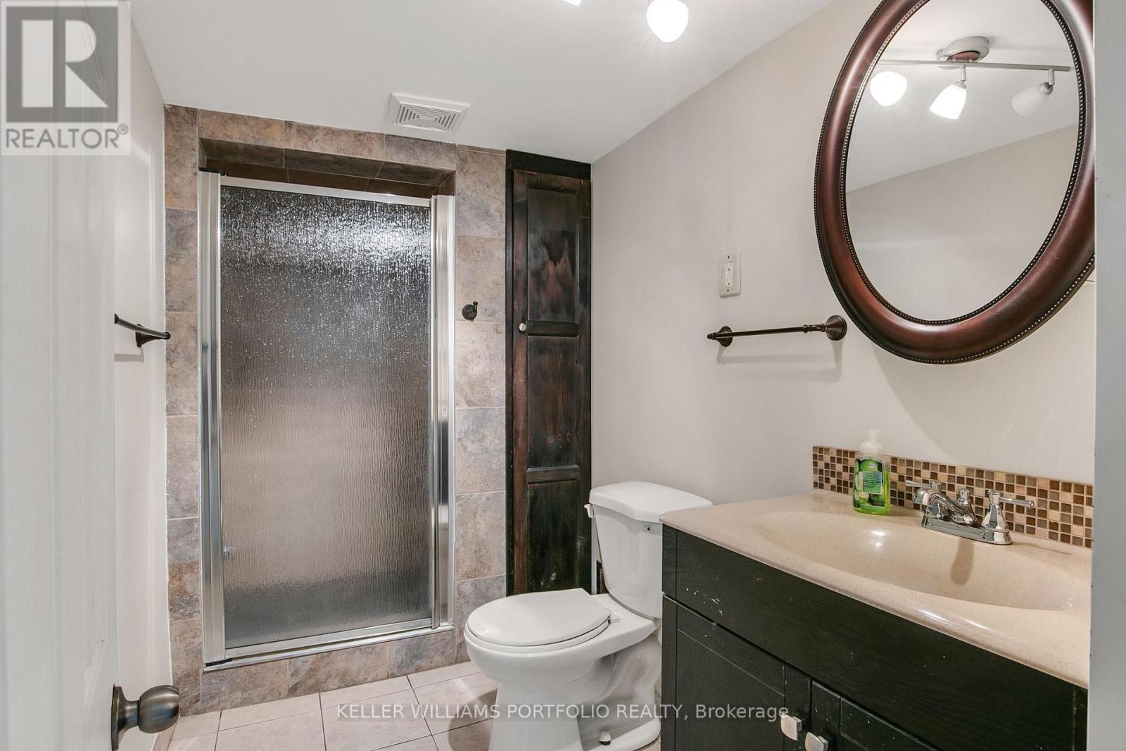 80 Long Branch Avenue, Toronto, Ontario M8W 3J4 - Photo 35 - W12582902