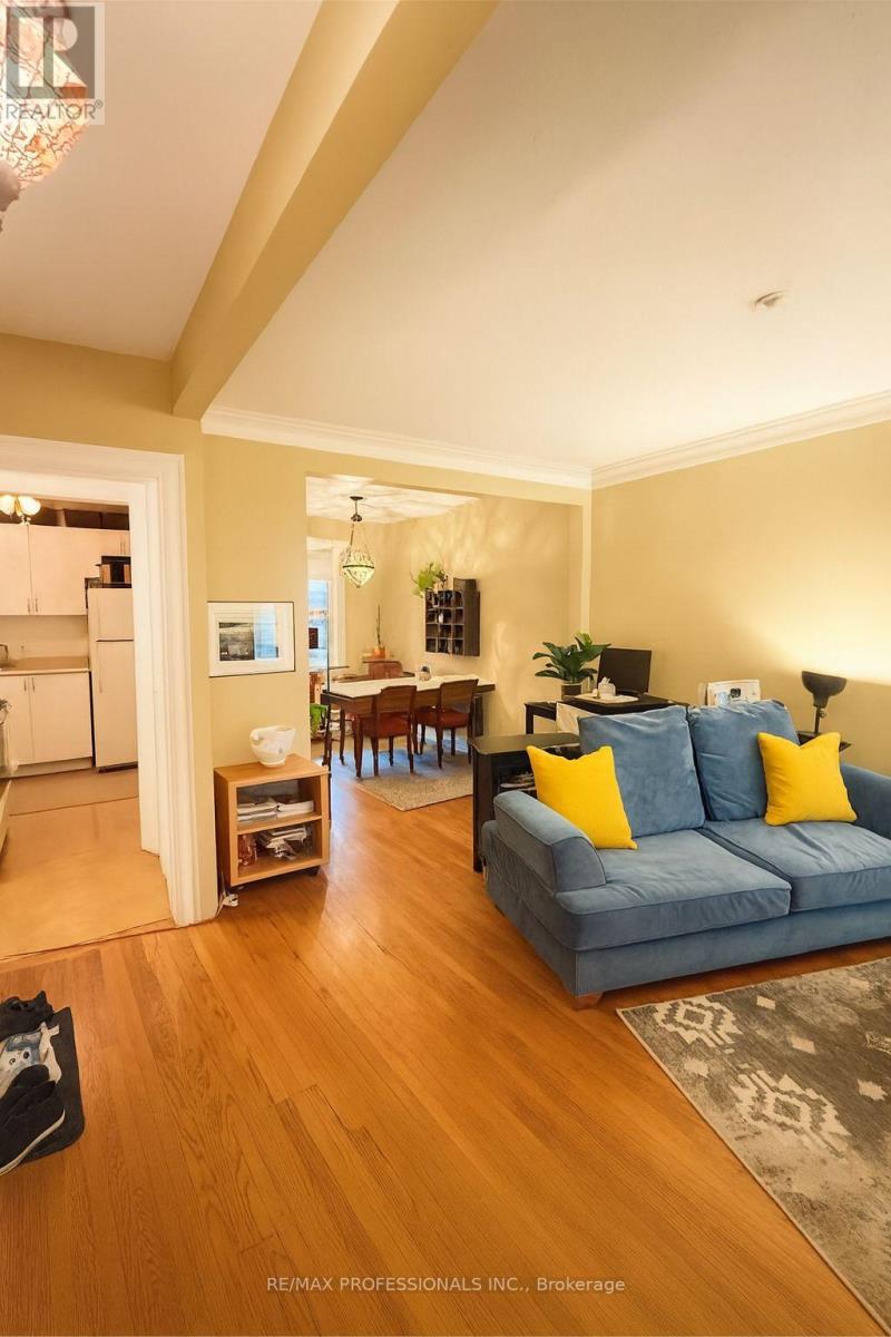 40 Warren Crescent, Toronto, Ontario  M6S 4S2 - Photo 2 - W12583882