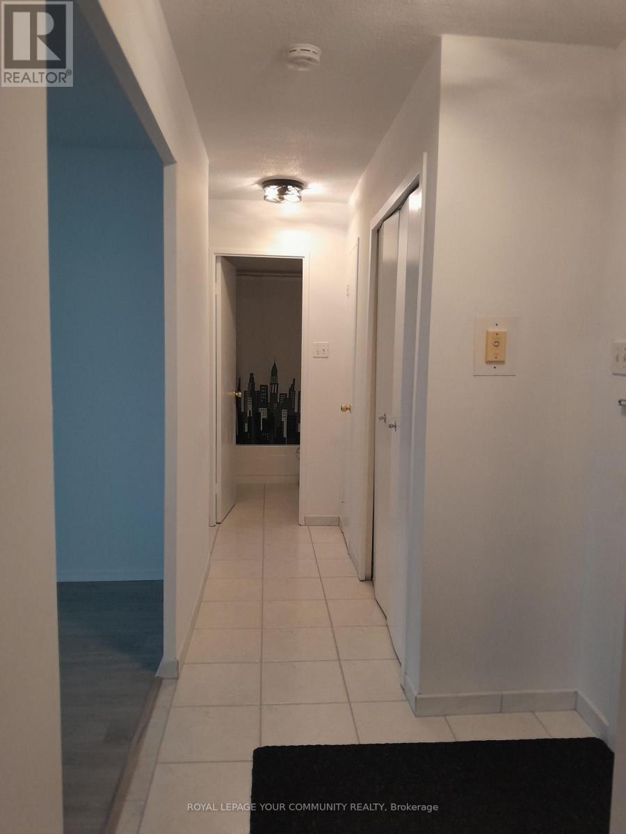 404 - 5 Frith Road, Toronto, Ontario  M3N 2L5 - Photo 2 - W12579922