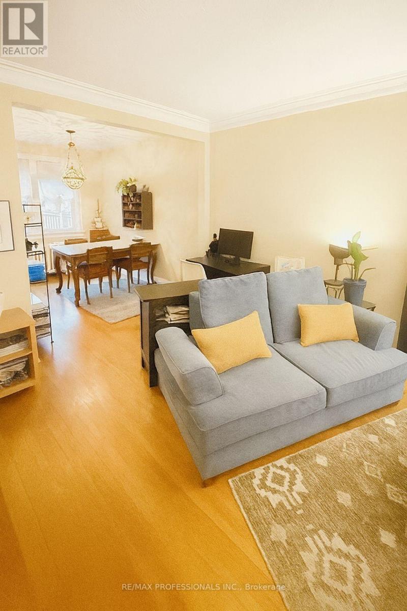 40 Warren Crescent, Toronto, Ontario  M6S 4S2 - Photo 3 - W12583882